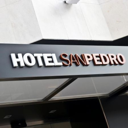 Hotel San Pedro Лангрео Екстериор снимка