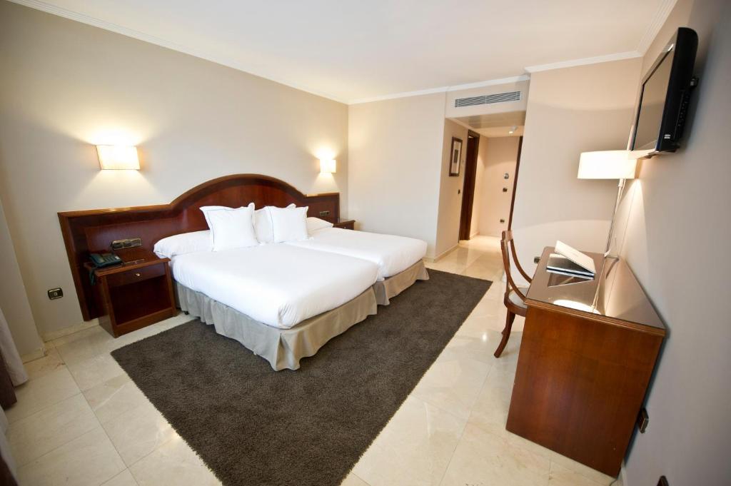 Hotel San Pedro Лангрео Стая снимка